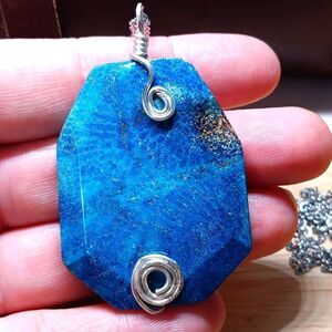 Agate Wire-wrapped Pendant Necklace